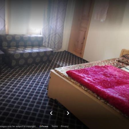 Отель Hunza Baithak Karimabad  Экстерьер фото